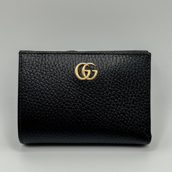 Gucci Black Leather Wallet with Iconic Double G Logo - Picture 1 of 7